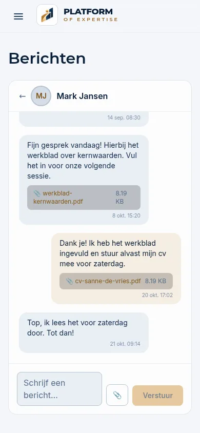 Een gesprek op een smartphone, met het pijltje terug naar de lijst